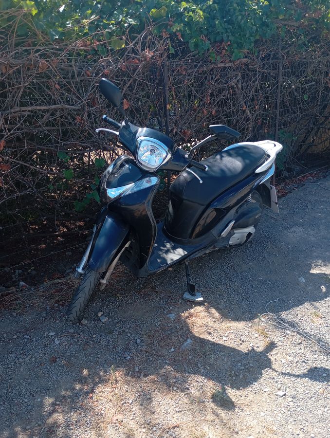 Εκπαιδευτικό σκούτερ της σχολής